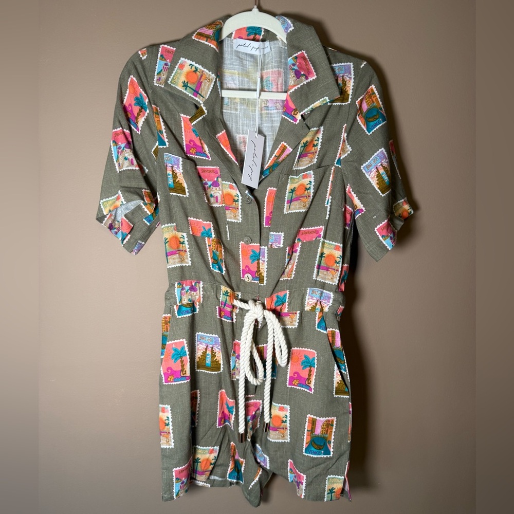 Petal & Pup Everlee Romper - Olive Print, XS
Brand new with tags - Picture 3 of 8